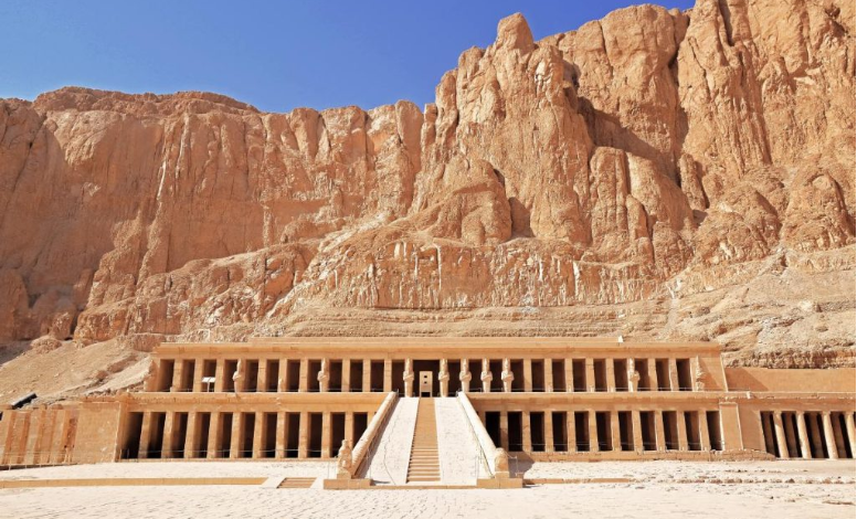 رحلة ساحرة من الغردقة إلى الأقصر - استكشاف معالم مصر القديمة مع سيتي فايندر بالجنيه المصري